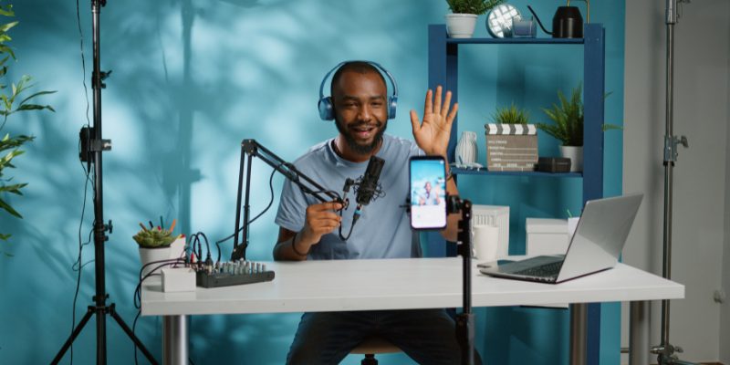 How to make money with your phone in Nigeria — become a content creator